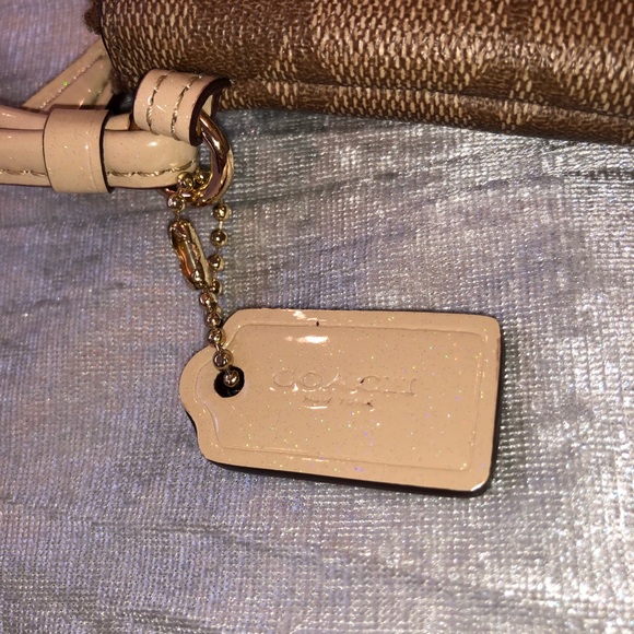 Never Used Coach Wristlet - Picture 3 of 5